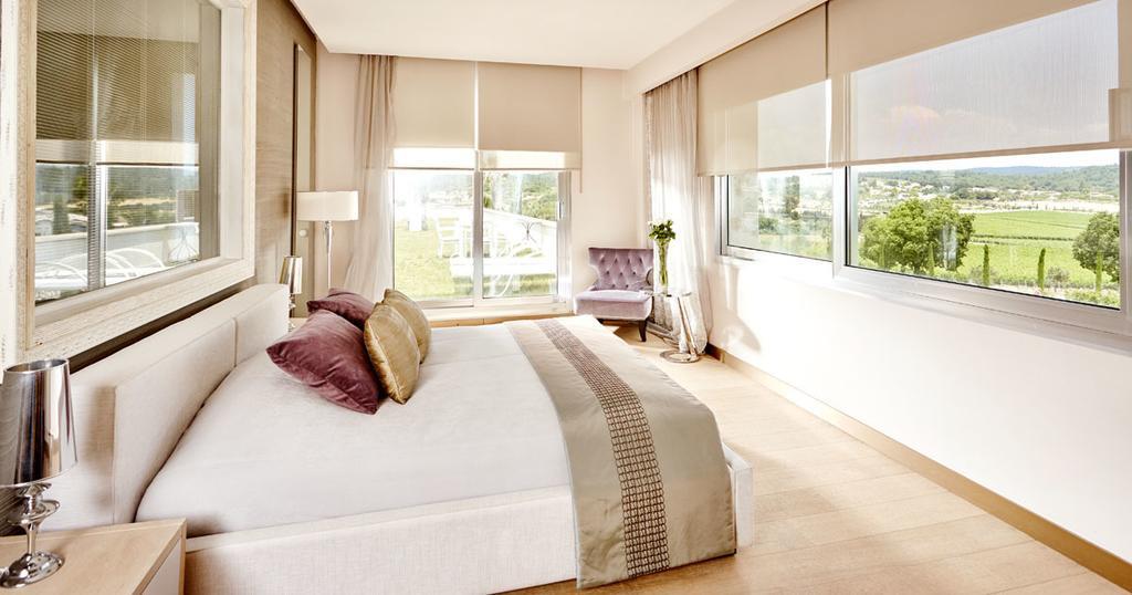 Two Rooms Hotel 울라 객실 사진